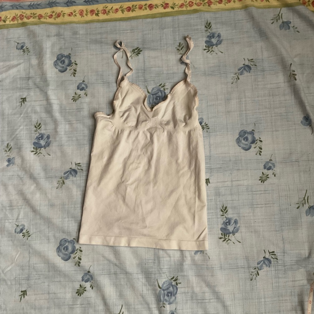 🐥Delicates Cream Spaghetti Strap Cami Top